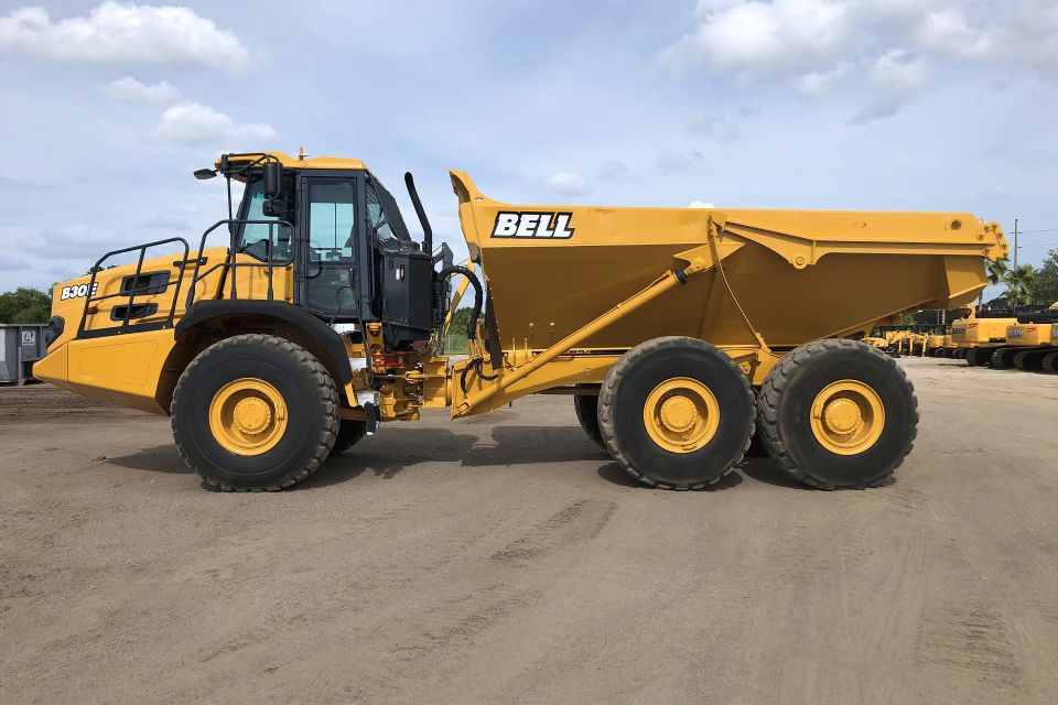 Off road dump truck