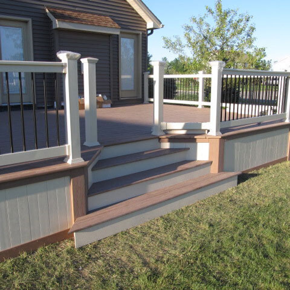 Signature khacki deck fence in Meridian idaho