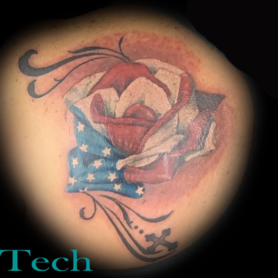 Tech american flag rose