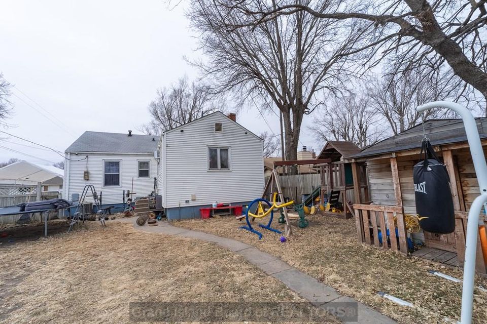 813 n adams grand island  ne 68803 d 6