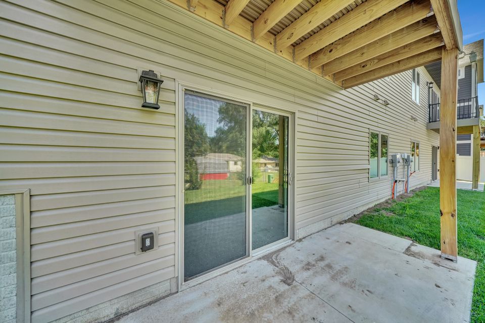 311 s 55th st exterior  25