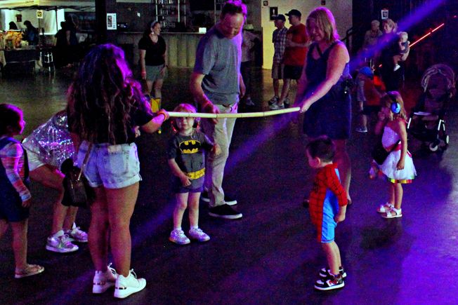 Children doing the limbo at SMF24