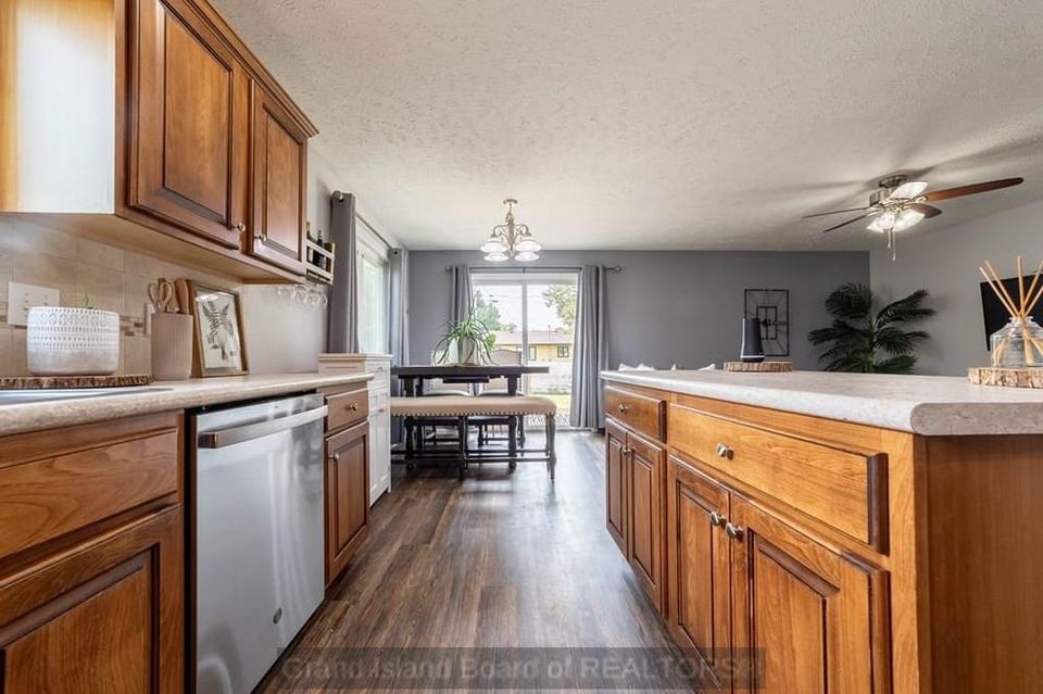 1312 n ruby ave grand island a 9