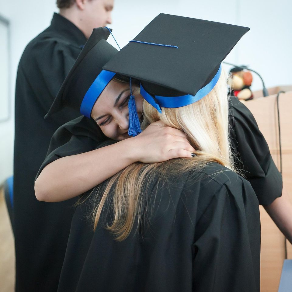 Mauralbu graduate g219e7475f 1920