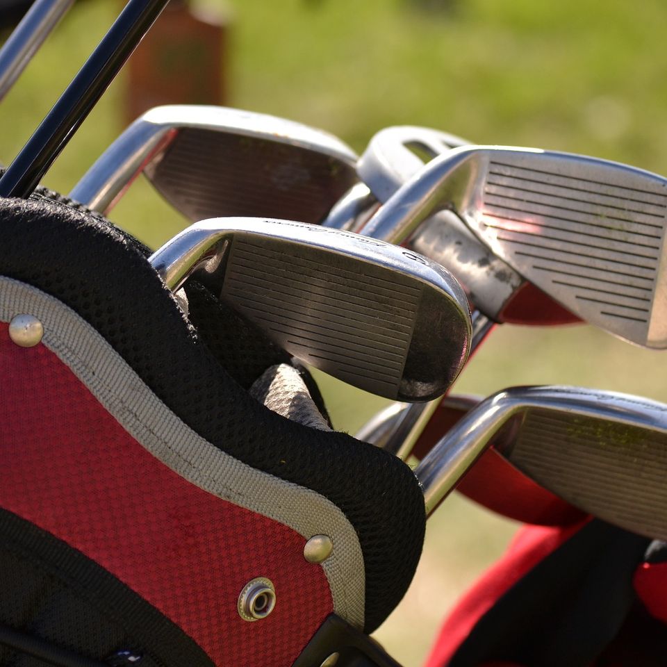 indoor golf clubs