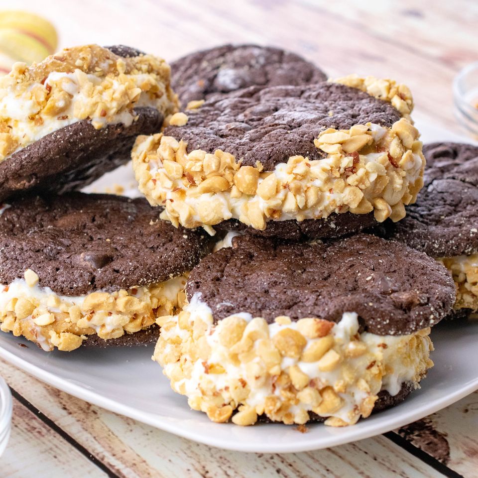 16706 vid peanut butter ice cream sandwiches