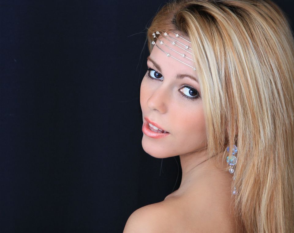 Girl eb37b00e2f 1920
