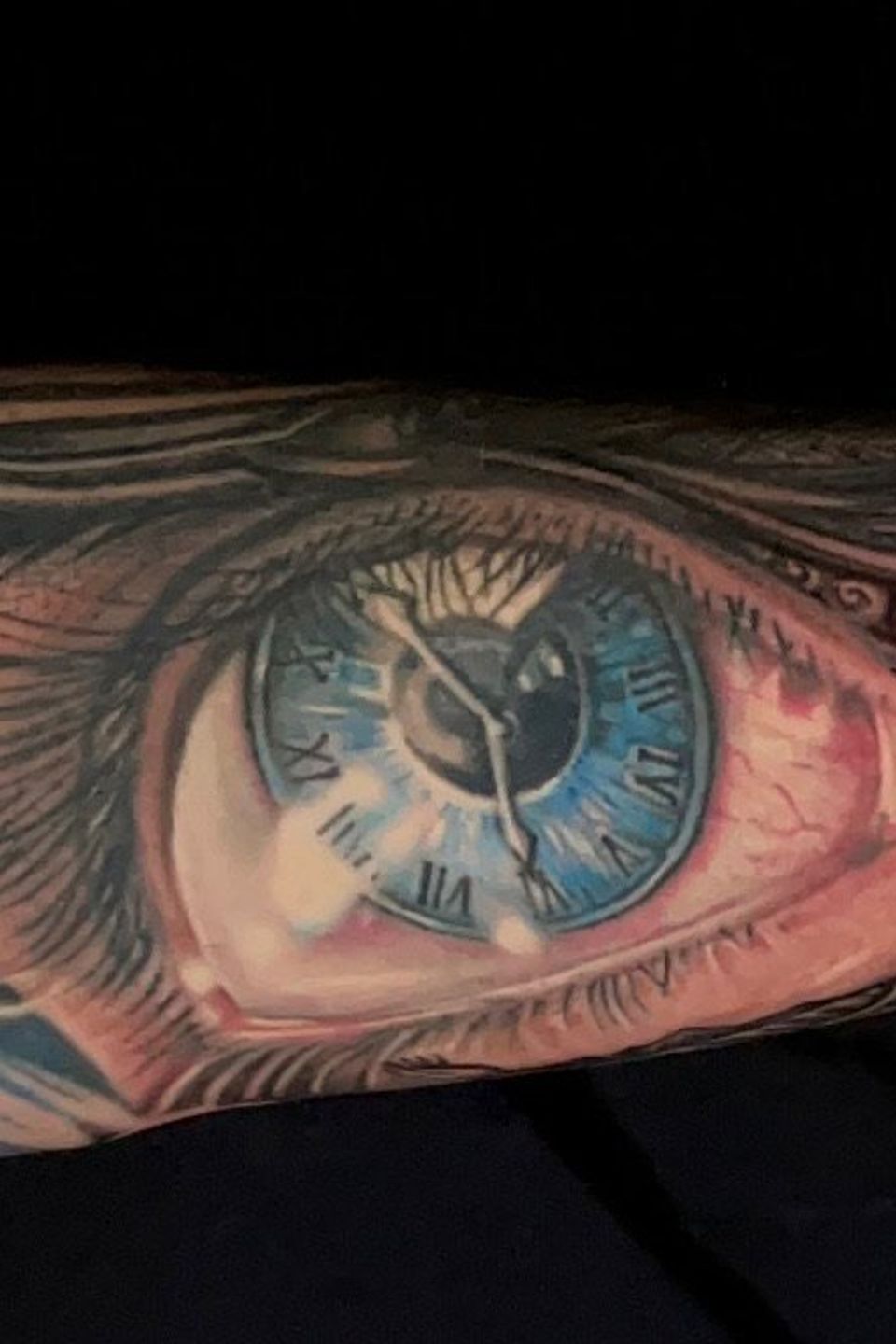Adrian realism eye color sleeve