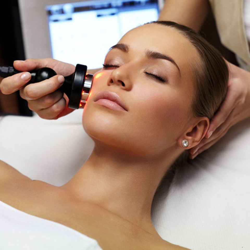 Dermatique rf skin tightening