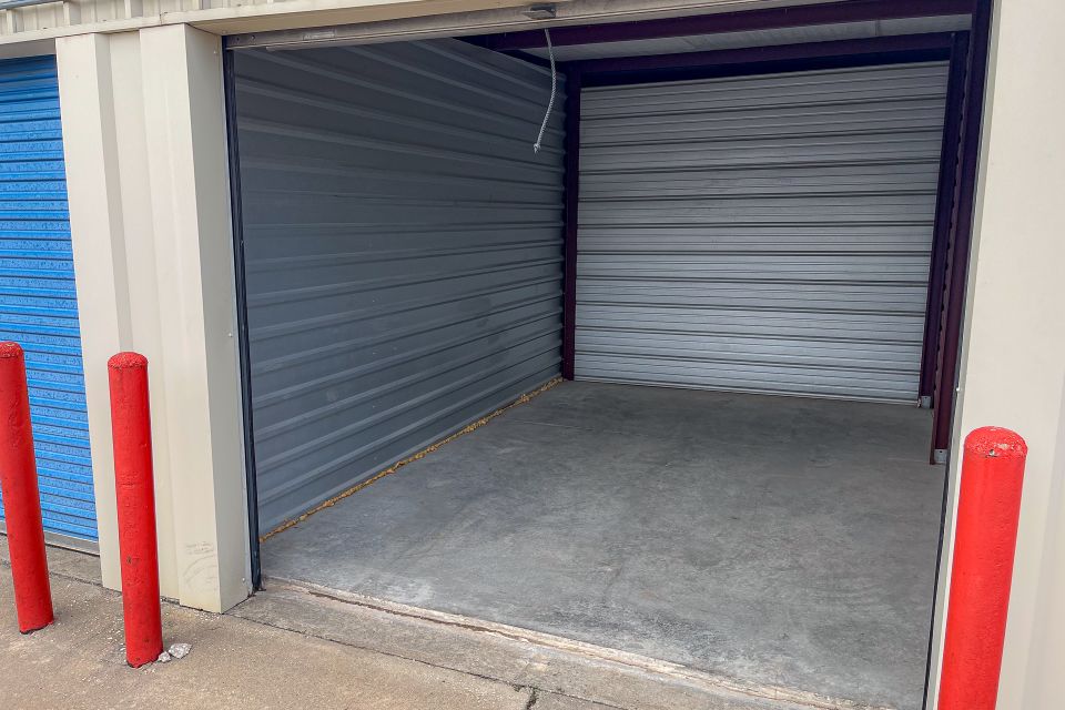 10x20 unit still 1