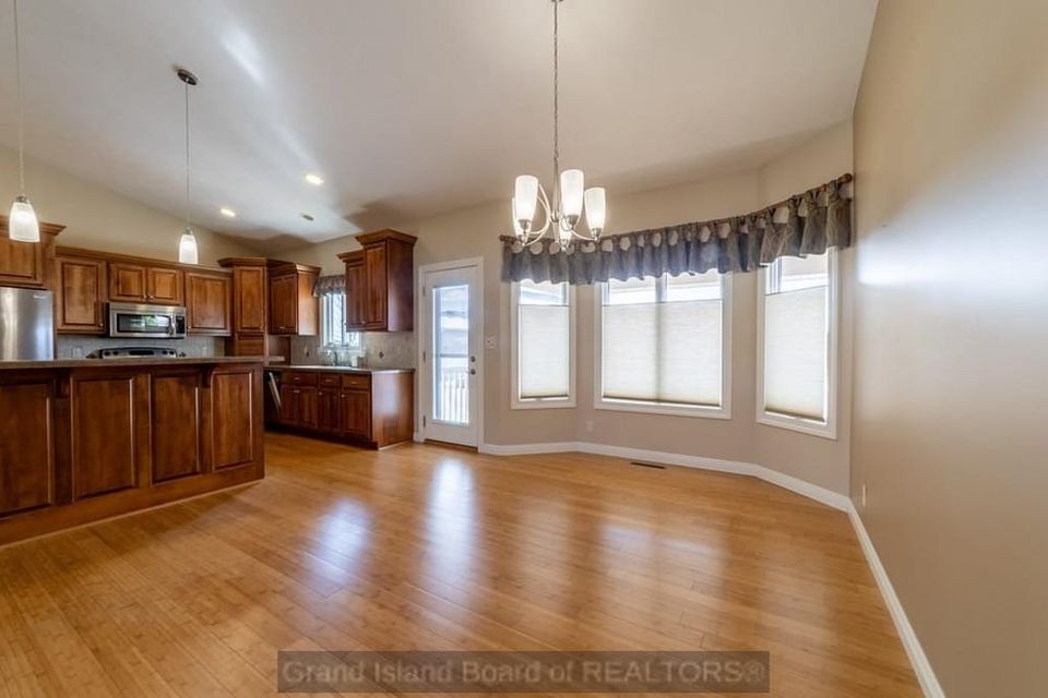 3811 meadowlark cir grand island ne 68803 b 1