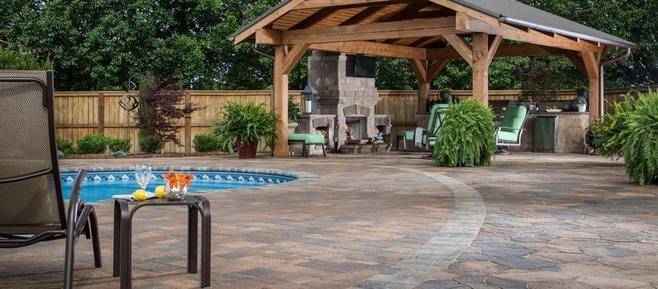 Adams w bel2017 res patio pool fireplace outdoorkitchen megaarbel urbana bullnosecoping bristolfireplace westonwall 001 1
