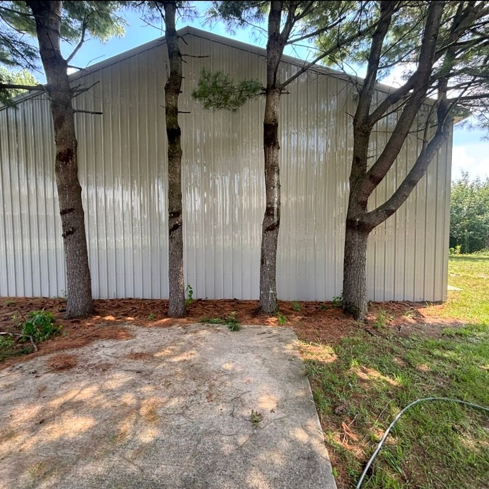 White metal pole barn siding after exterior soft wash cleaning in Harrisburg PA