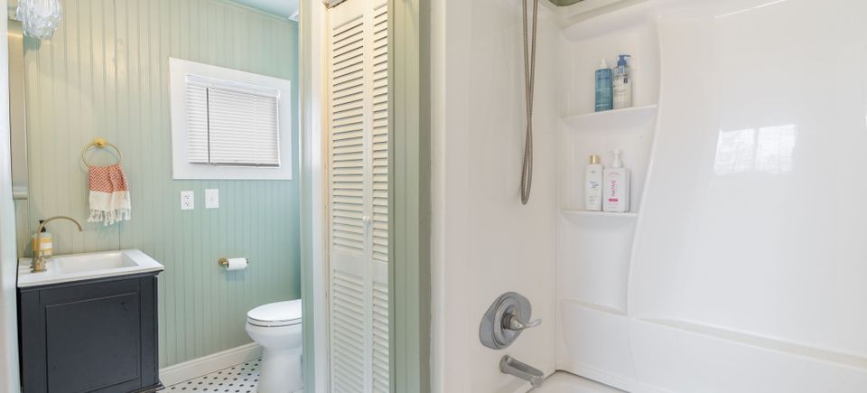 12 web or mls 201 edwards ave 13
