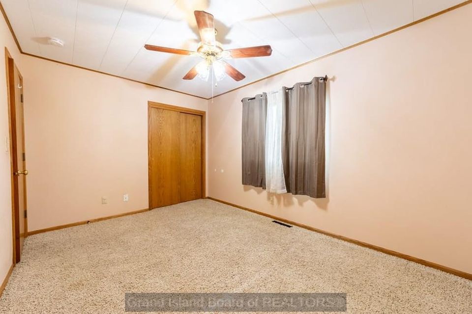 512 e 19th st grand island b 6