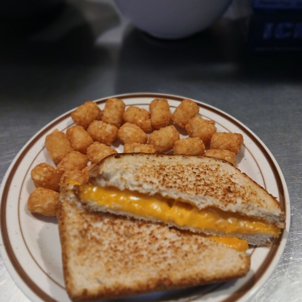 Grilled cheese and tater tots