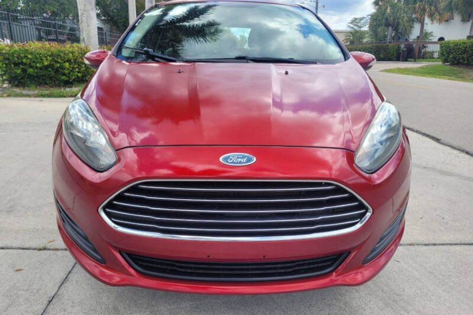 2014 ford fiesta se 4dr hatchback
