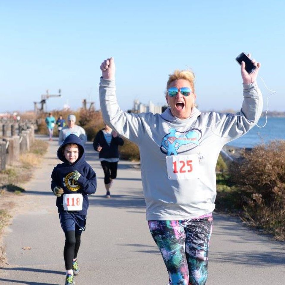 Runner cheering