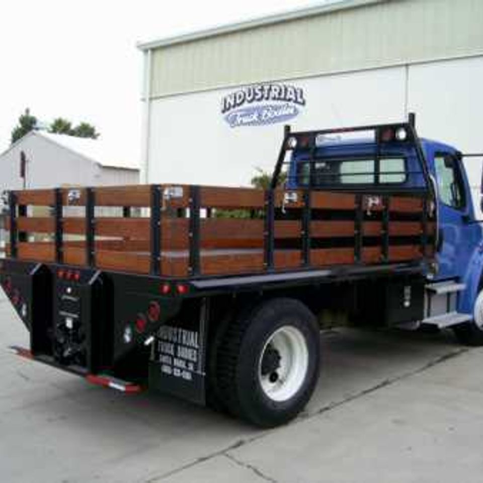 Stakebeds3l