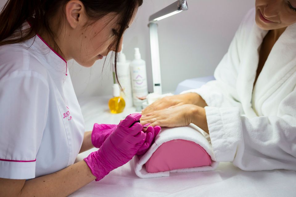 Beautician gb869421b3 1920