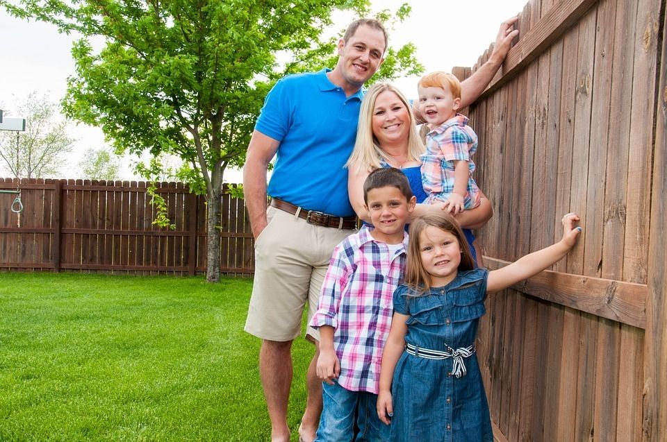 Family 3283949 960 72020180420 25150 83x52s