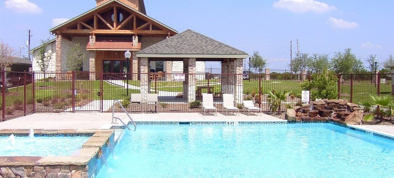 Oak Timbers Apartments Your New Home