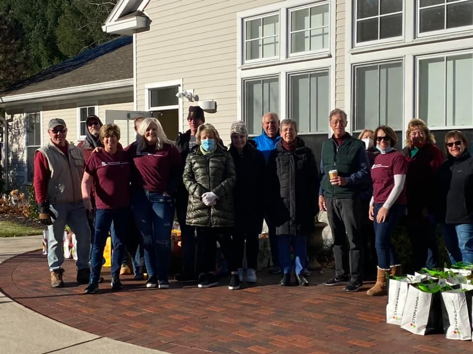 Nhha holiday volunteers