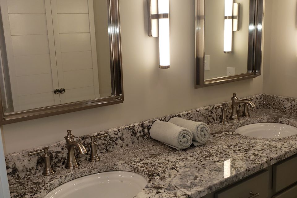 Bathroom vanity