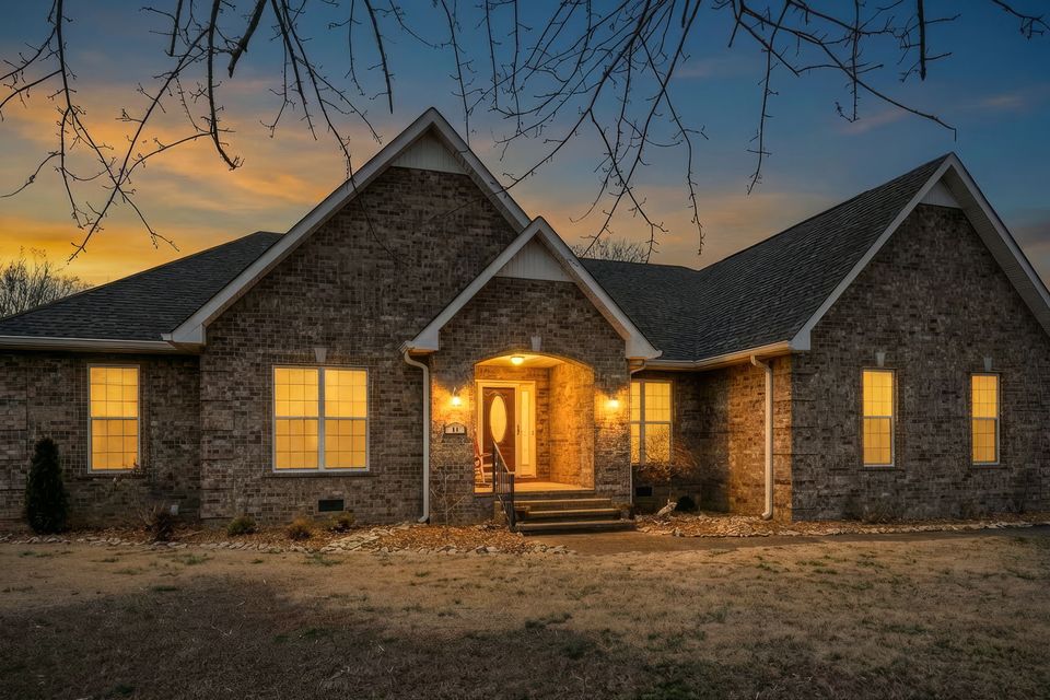 1 web or mls 8 print 61 old mill way vt  clear lens real estate photography 