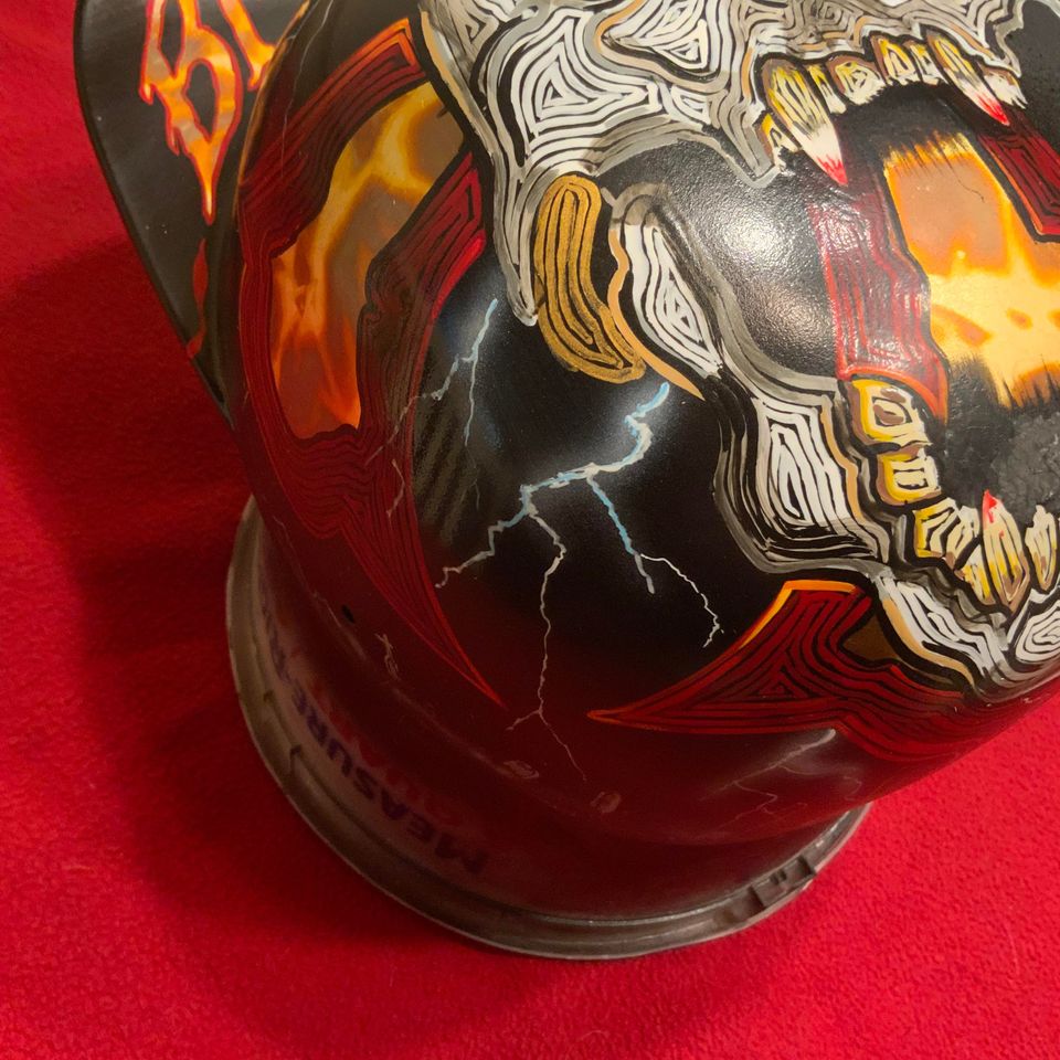 Creative custom pinstriping design and artistic projects created by Skeeter's Grafix.