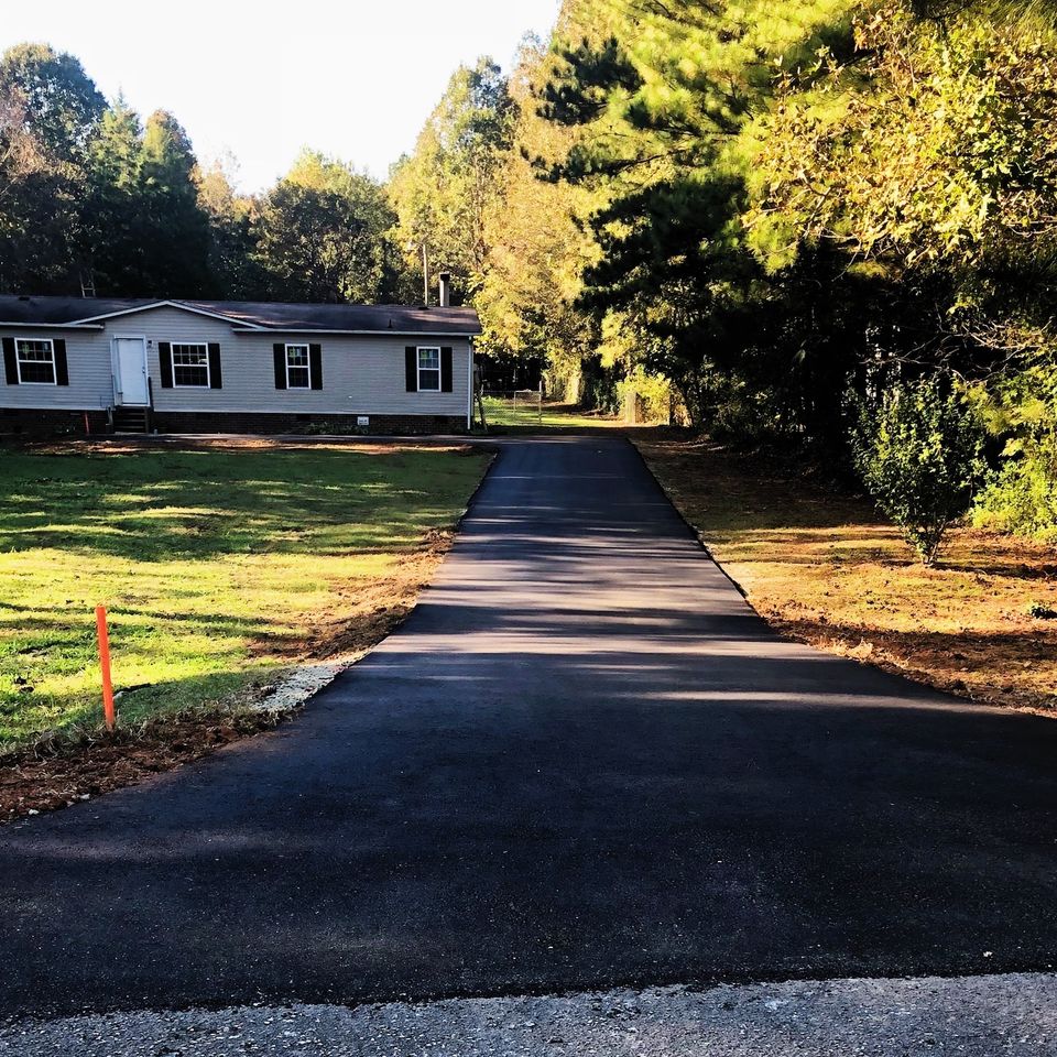 Asphalt driveway in clayton 