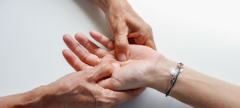 Hand massage g8a1f268e7 1920
