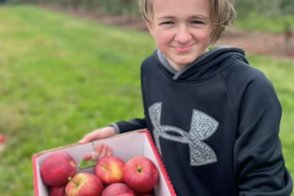 Logan snyder book signing at pocono organics sept 21