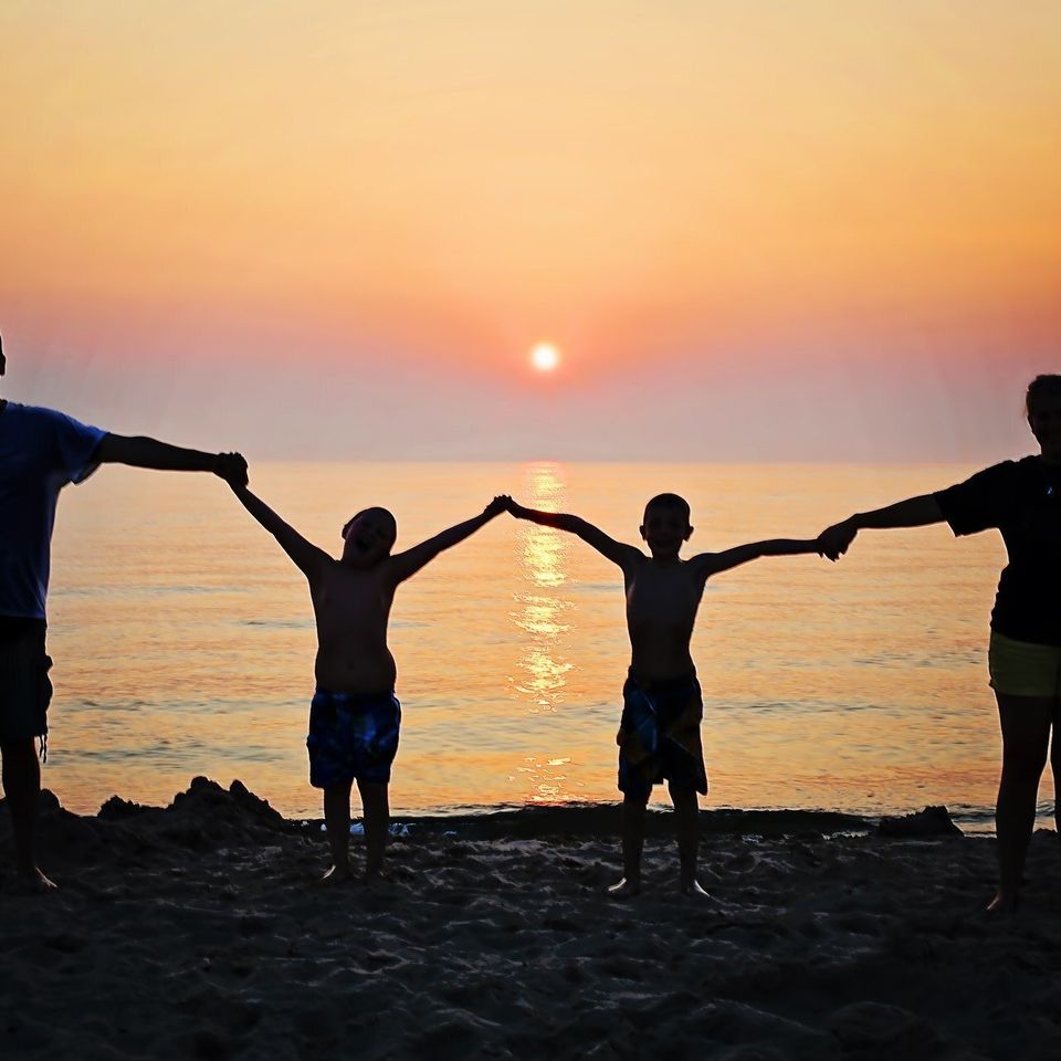 Family 54e6d4424d 1920