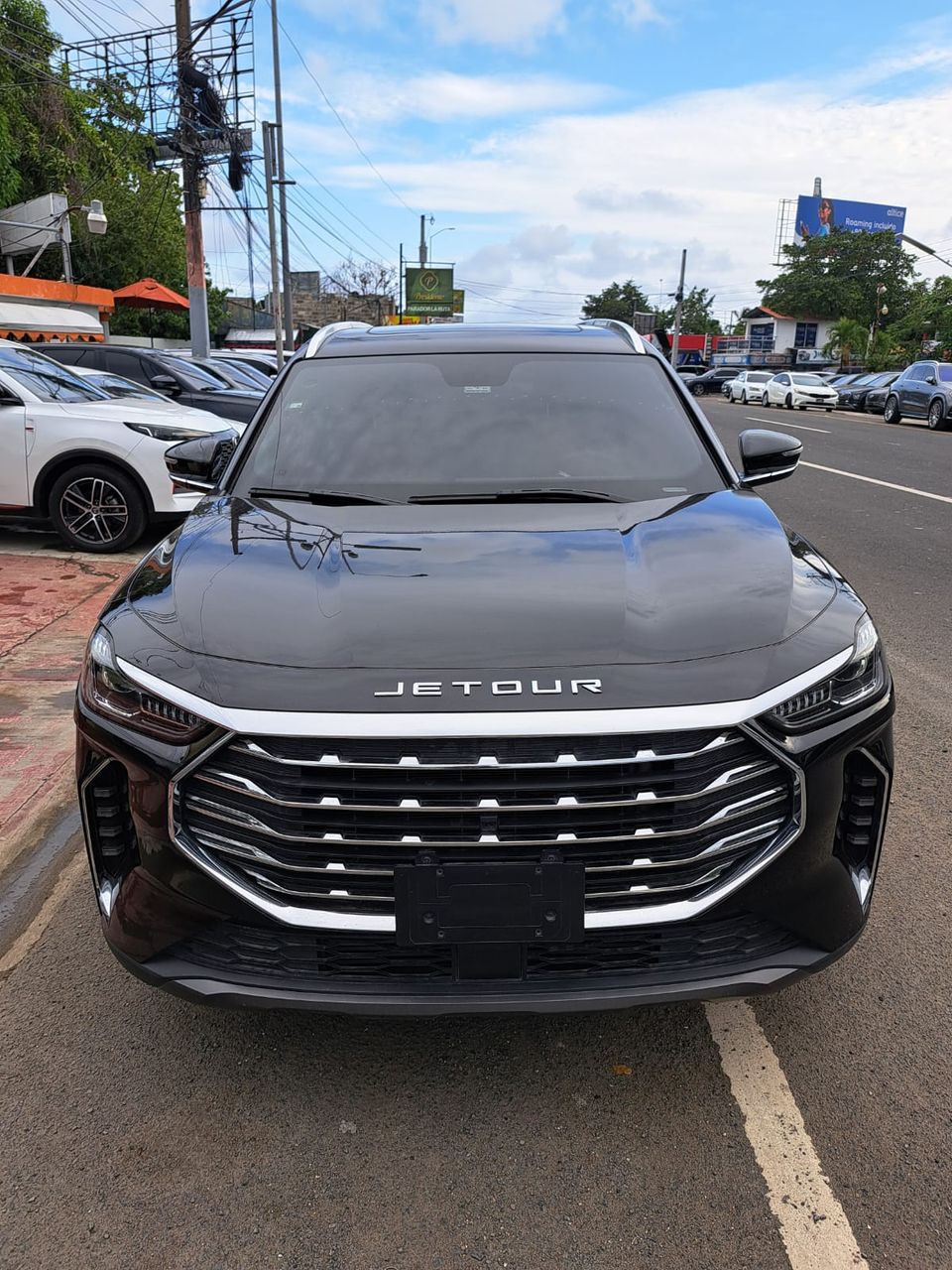 Jetour suv gray front