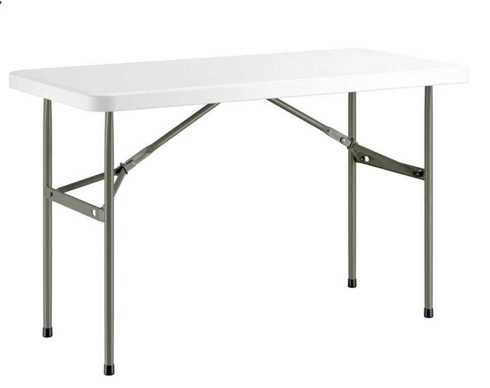 4’ white plastic banquet table