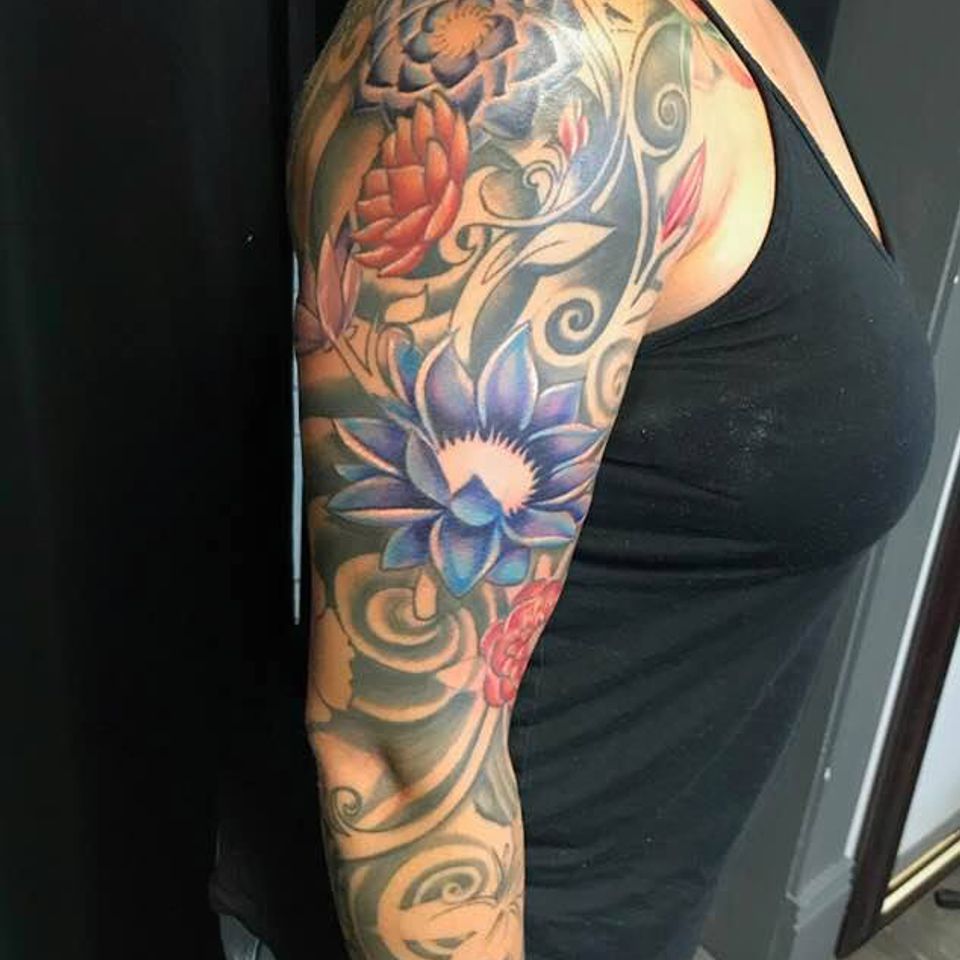 Adrian floral sleeve