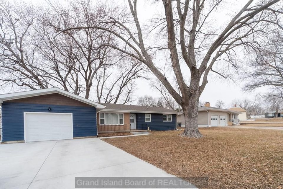 716 s blaine grand island  ne 68803 d 8