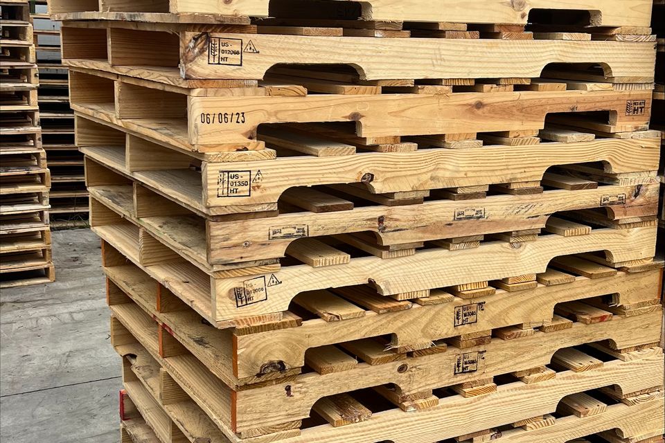 Heat treated pallets