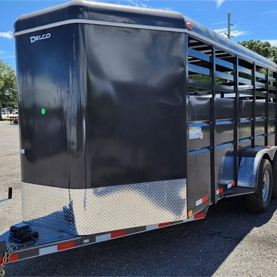 Bumperpull livestock   horse trailers 2