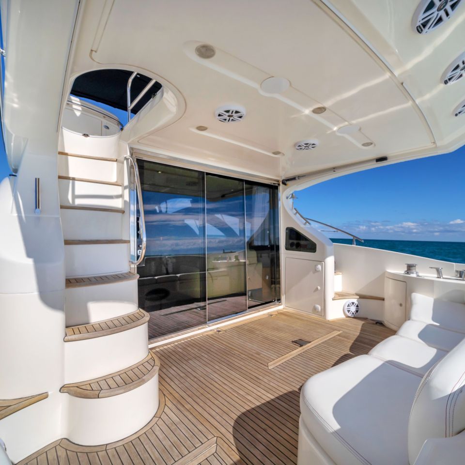 60 azimut flybridge 20