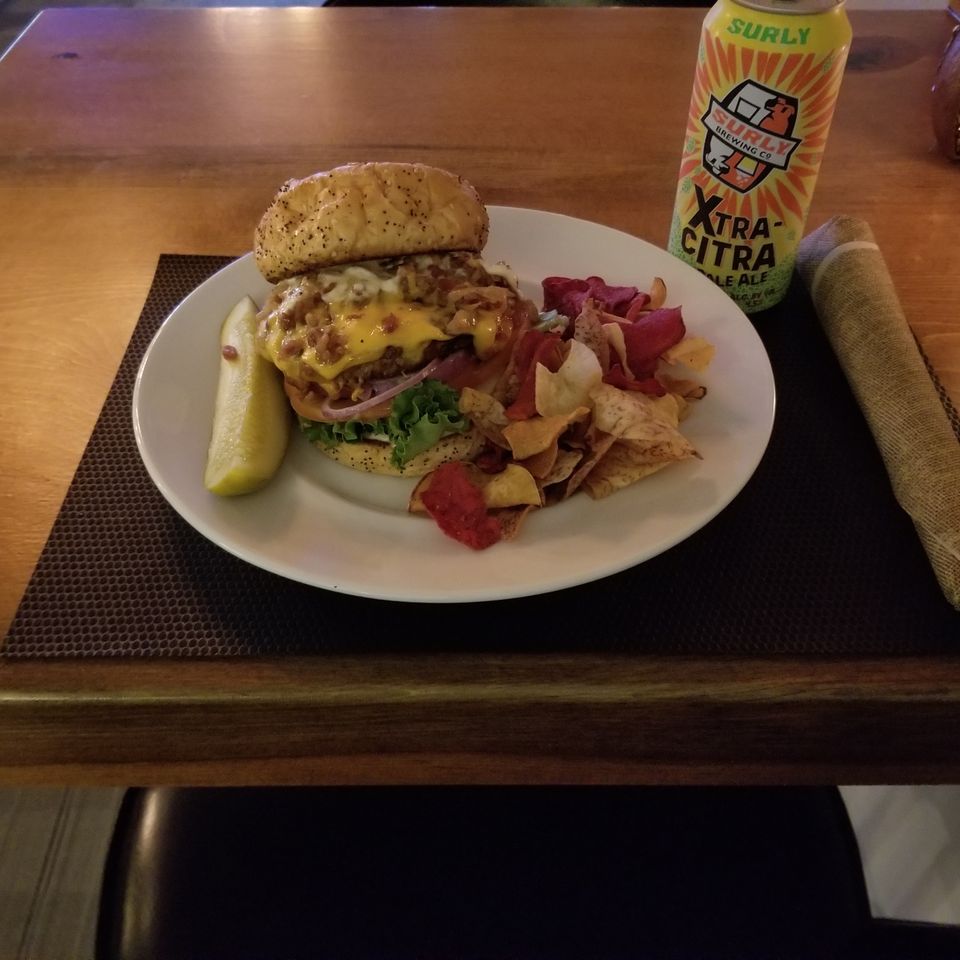 Gourmet burger with chips20180305 15978 6kne9b