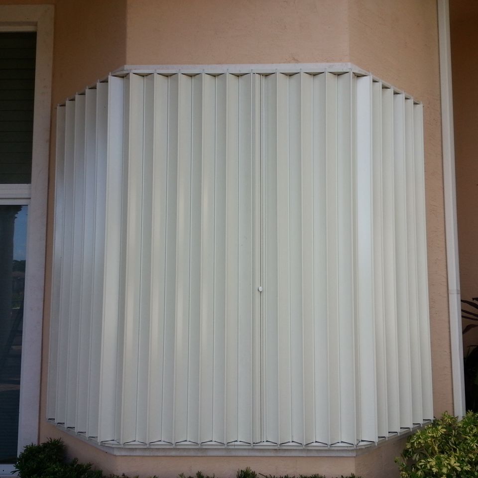 Accordion on bay window closed