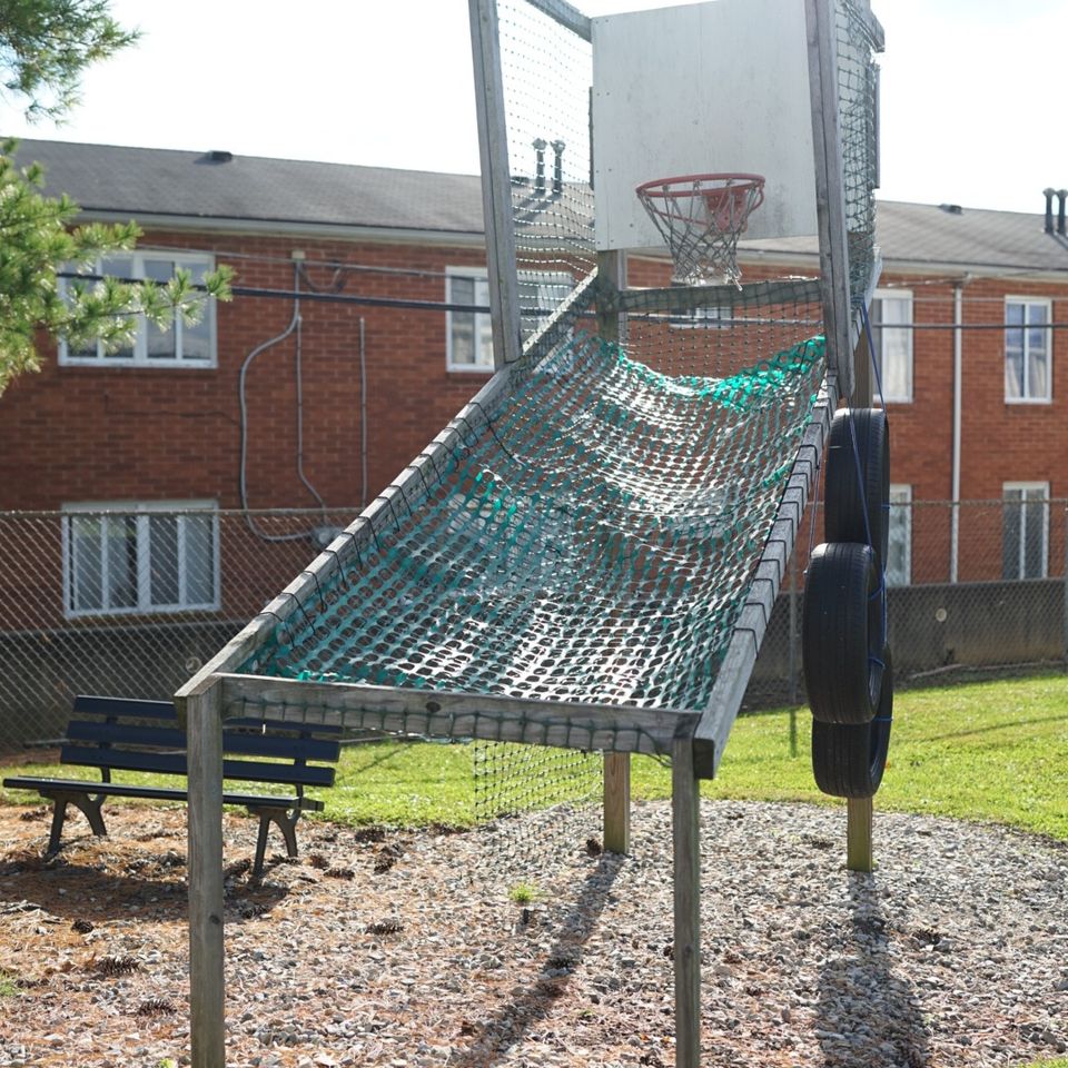 Basketball goal