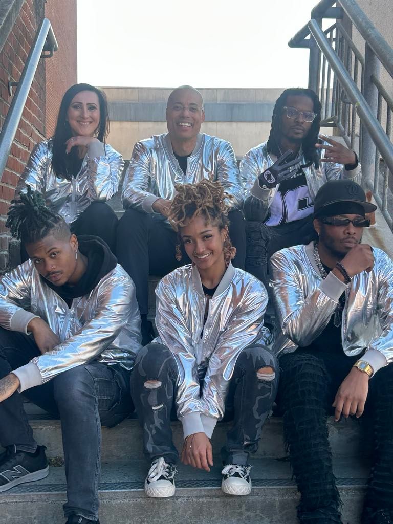 Claysmile dancers stairwell pose