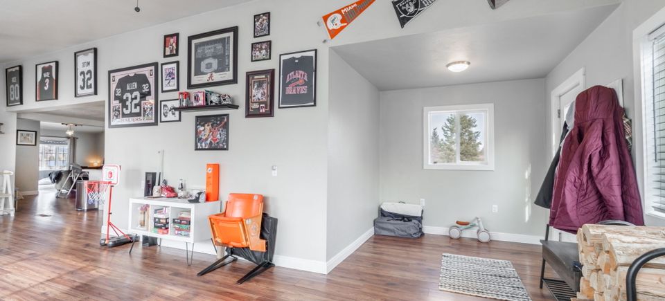 18 web or mls 201 edwards ave 24