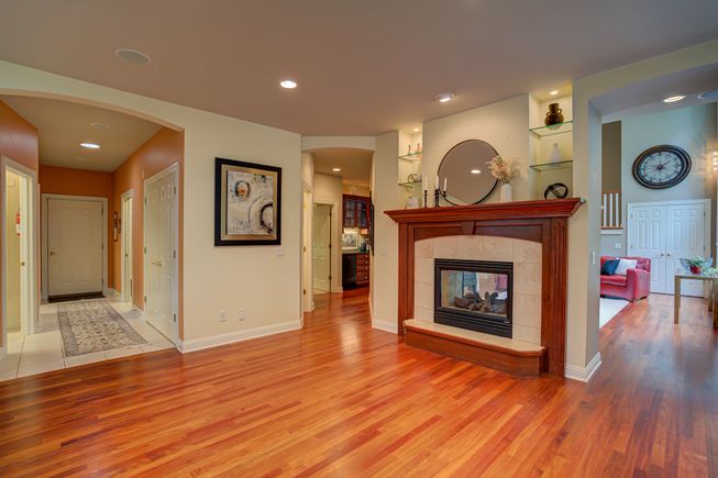 7688 schiller ct 53