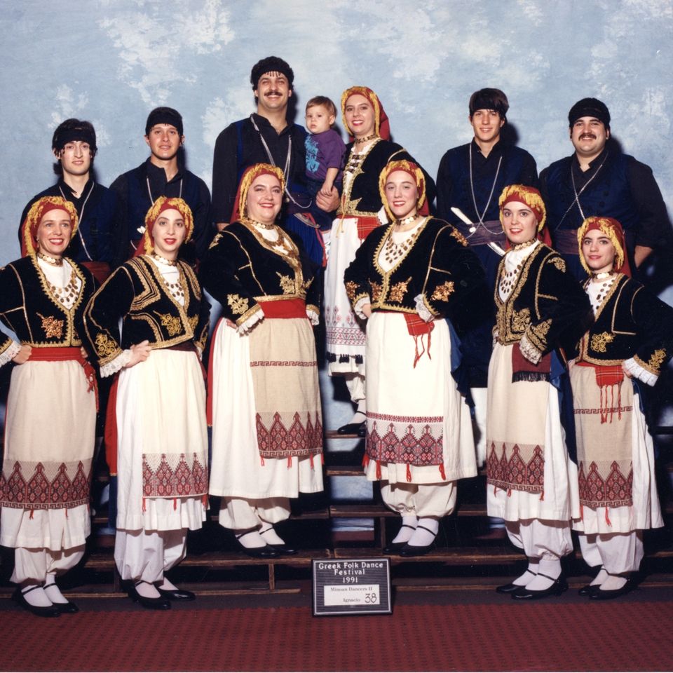 1991 minoans 2 pose
