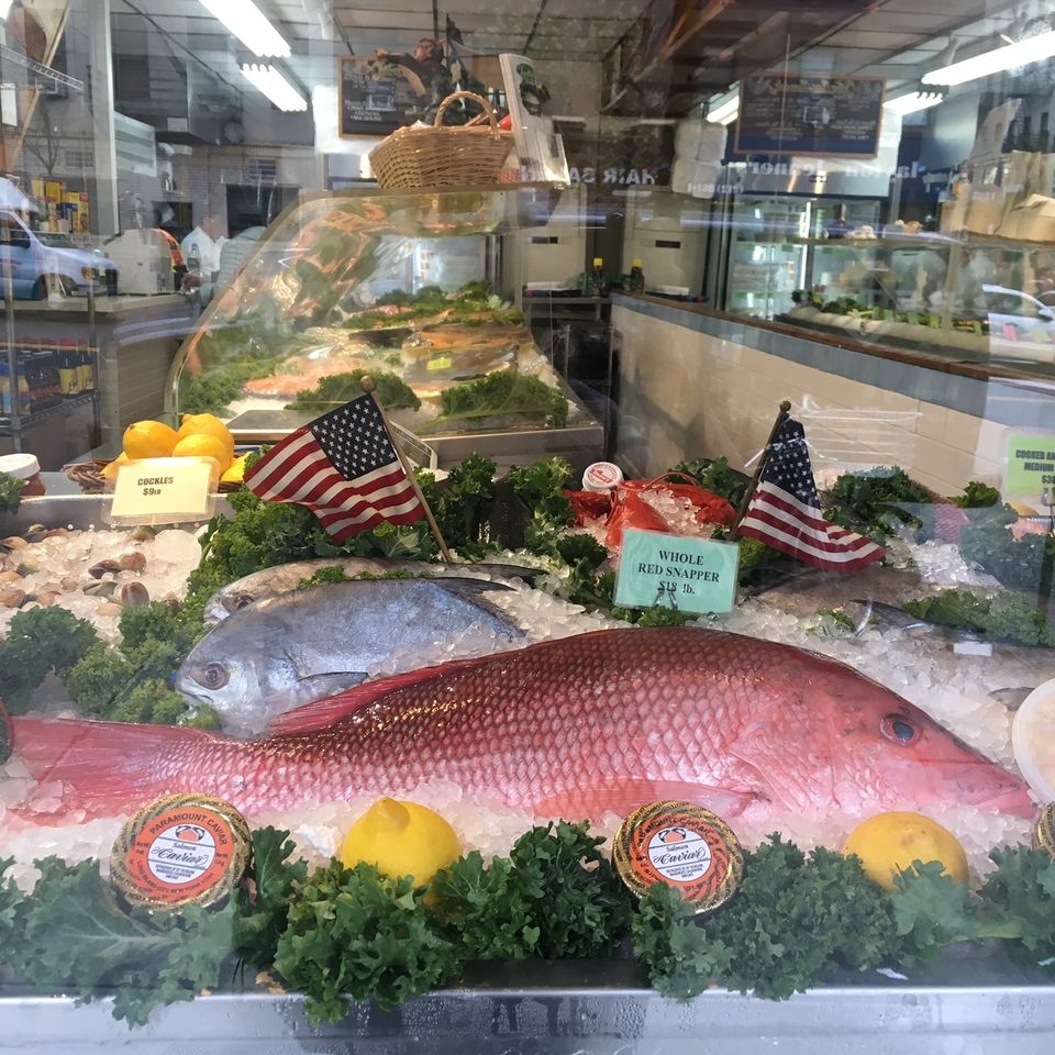 Dorians seafood display20170607 9221 xpzl7m