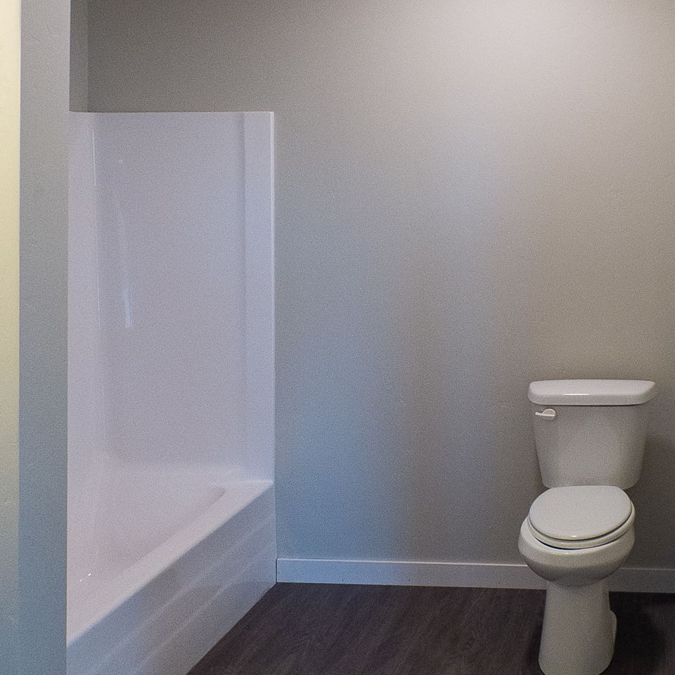Corner   2nd bath